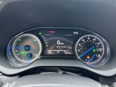 Used 2021 Toyota Venza XLE w/ Softex Package image 25