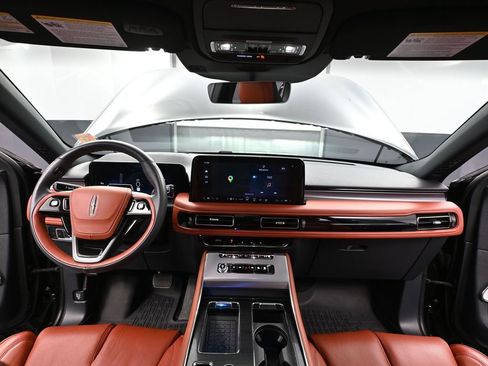 Used 2025 Lincoln Aviator Reserve w/ Equipment Group 201A image 27