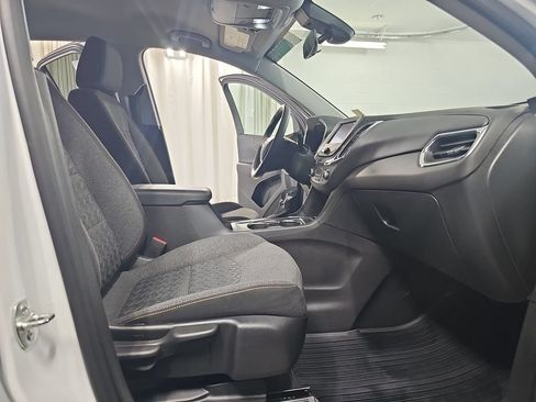 Certified 2024 Chevrolet Equinox LT FWD image 13
