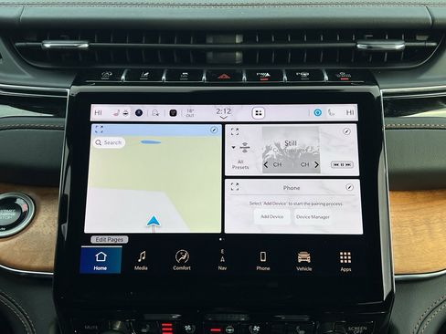 Used 2024 Jeep Grand Cherokee Summit image 25