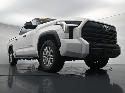 Used 2023 Toyota Tundra SR5 AWD/4WD image 32