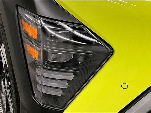 Used 2025 Hyundai Kona Limited FWD image 34