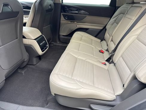 Used 2025 Lincoln Nautilus Reserve AWD/4WD image 33