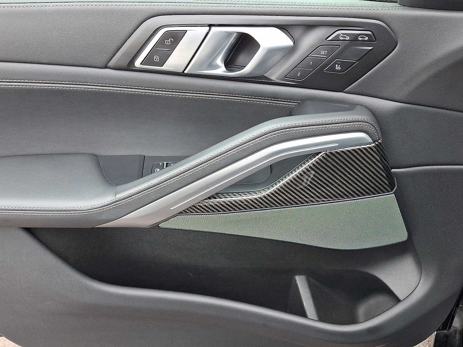 Used 2025 BMW X6 M60i AWD/4WD image 16