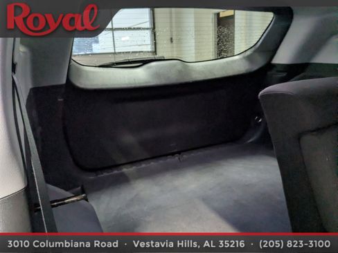 Used 2024 GMC Terrain SLE w/ Driver Convenience Package image 11