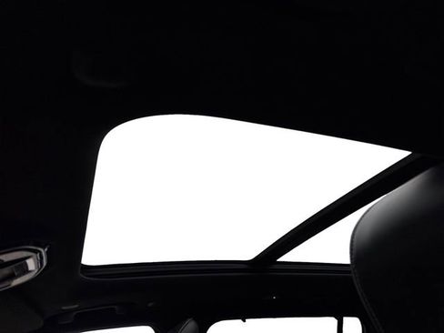 Certified 2022 Jeep Grand Cherokee L Overland w/ Luxury Tech Group IV image 14