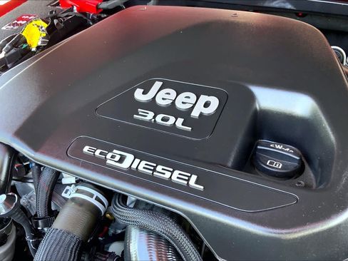 Used 2023 Jeep Gladiator Rubicon w/ Cold Weather Group AWD/4WD image 33