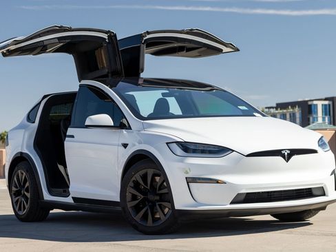 Used 2023 Tesla Model X AWD/4WD image 4