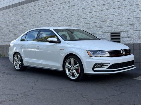 Used 2017 Volkswagen Jetta GLI FWD image 39