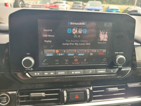 Used 2022 Nissan Pathfinder S image 21