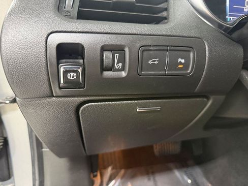Used 2019 Chevrolet Impala Premier FWD image 14