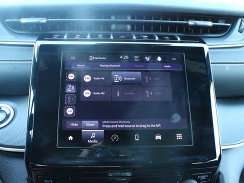 Used 2025 Jeep Grand Cherokee Laredo X AWD/4WD image 19