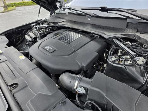 Used 2017 Land Rover Range Rover Sport HSE image 38