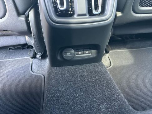 Used 2023 Volvo XC40 Recharge Plus AWD/4WD image 10