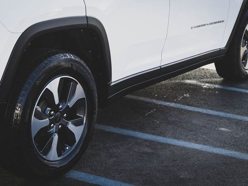 Used 2022 Jeep Grand Cherokee Limited 4xe image 35