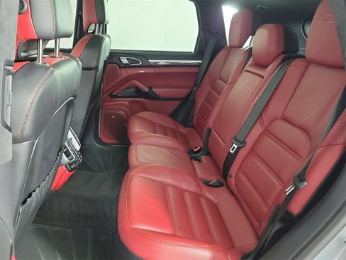 Used 2016 Porsche Cayenne GTS image 9
