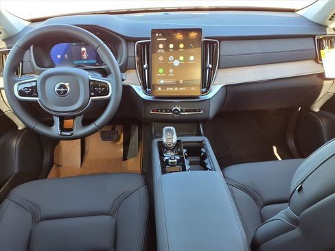 New 2026 Volvo XC90 B5 Plus w/ Protection Package Premier image 11