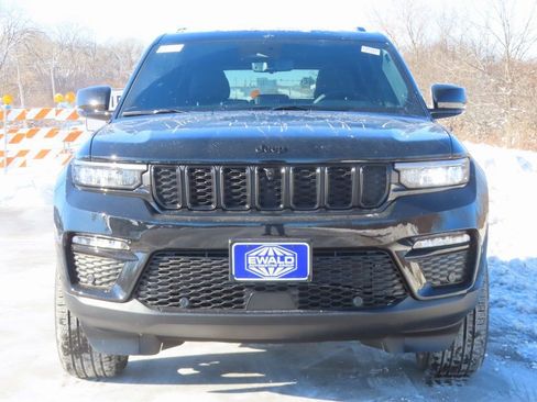 New 2025 Jeep Grand Cherokee Limited w/ Luxury Tech Group II image 17