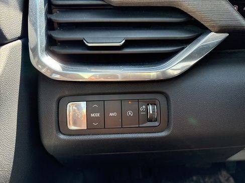 Used 2024 GMC Acadia Denali AWD/4WD image 25