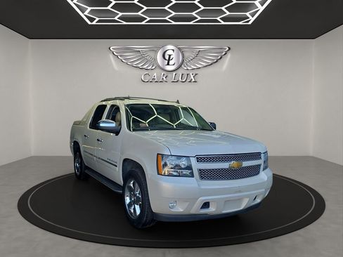 Used 2012 Chevrolet Avalanche LTZ image 8