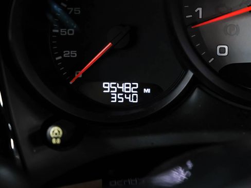 Used 2019 Porsche Macan S image 26