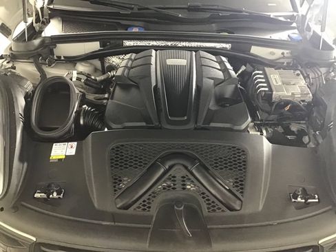 Certified 2023 Porsche Macan GTS AWD/4WD image 16