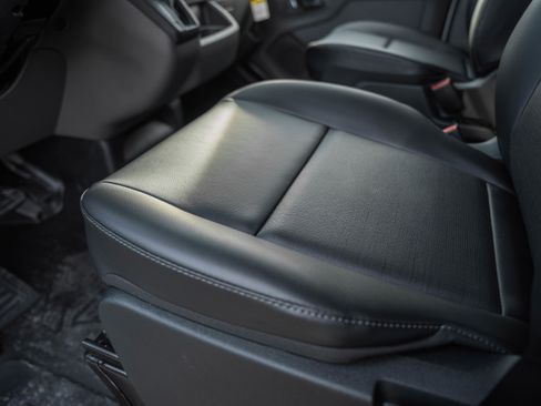 New 2026 Ford Transit 250 148 Medium Roof image 30