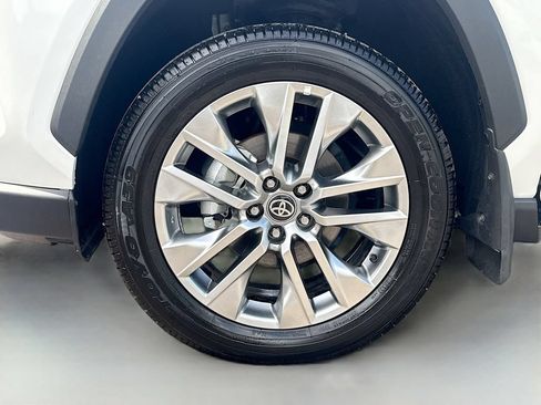 Used 2025 Toyota RAV4 XLE Premium FWD image 31