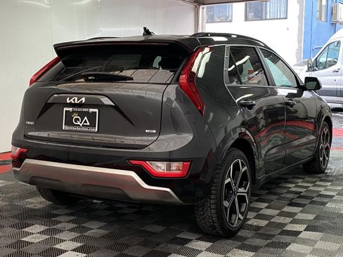 Used 2023 Kia Niro EX Touring FWD image 6