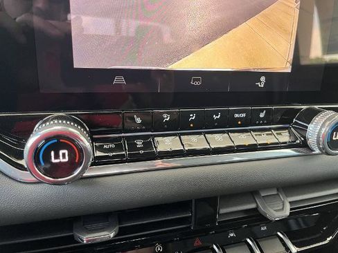 New 2026 GMC Canyon Elevation w/ Convenience Package image 11