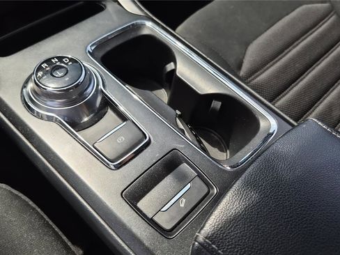 Used 2017 Ford Fusion SE w/ Fusion SE Technology Package FWD image 21