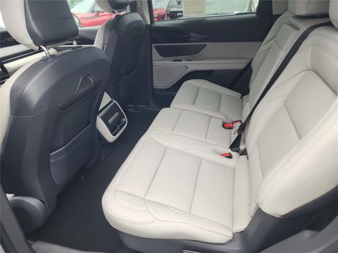 New 2026 Lincoln Nautilus Premier image 17