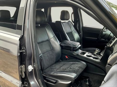 Used 2018 Jeep Grand Cherokee Altitude image 27