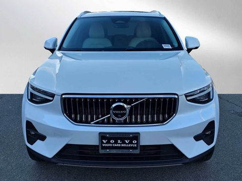 Certified 2023 Volvo XC40 B5 Ultimate w/ Protection Package Premier image 8