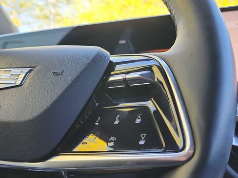 Used 2024 Cadillac Lyriq Sport image 28