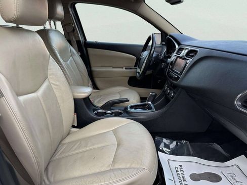 Used 2013 Chrysler 200 Limited FWD image 16