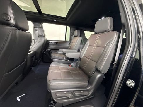 New 2026 Chevrolet Suburban High Country AWD/4WD image 23