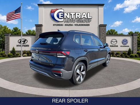 Used 2025 Volkswagen Taos S AWD/4WD image 9