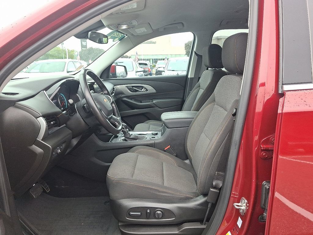 Certified 2021 Chevrolet Traverse LT FWD image 14
