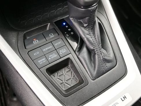 Used 2023 Toyota RAV4 LE image 15