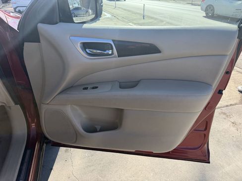 Used 2014 Nissan Pathfinder SL w/ SL Premium Package image 23