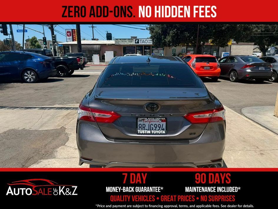 Used 2020 Toyota Camry SE FWD image 11