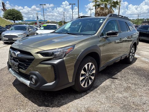 Used 2025 Subaru Outback Limited AWD/4WD image 7
