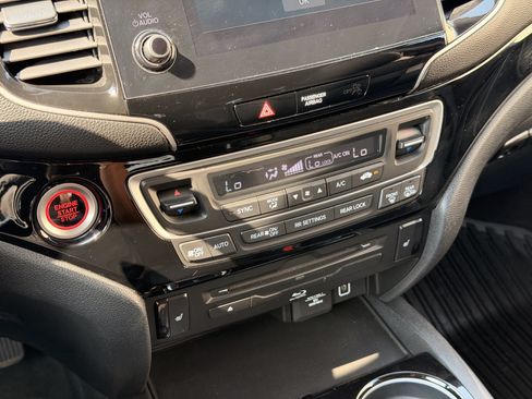 Certified 2021 Honda Pilot Touring image 24