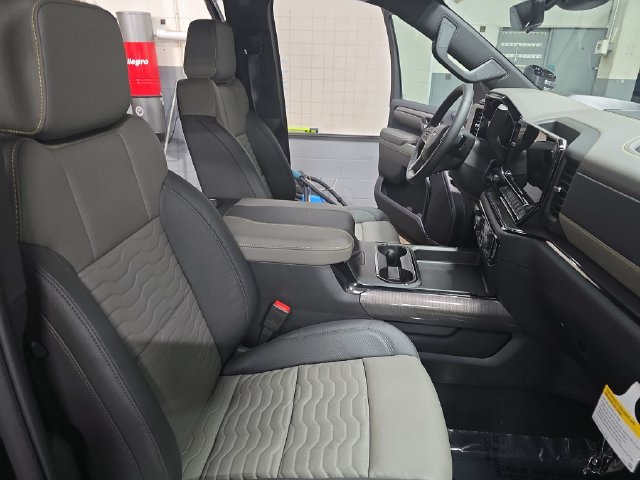 New 2026 Chevrolet Silverado 2500 ZR2 AWD/4WD image 12