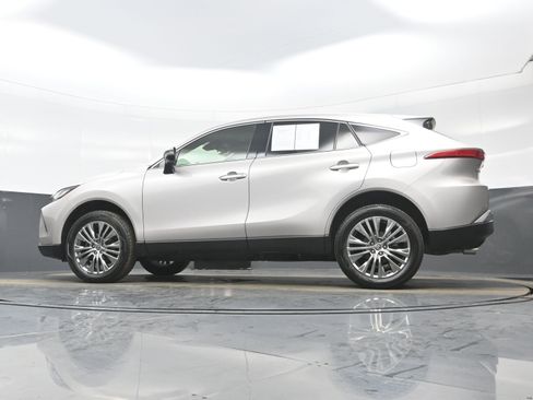 Used 2022 Toyota Venza Limited w/ Advanced Technology Package image 31