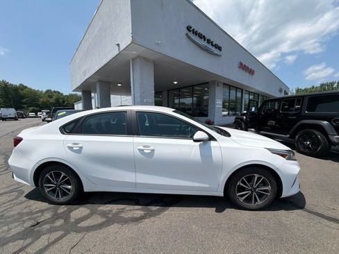 Used 2023 Kia Forte LXS FWD image 2