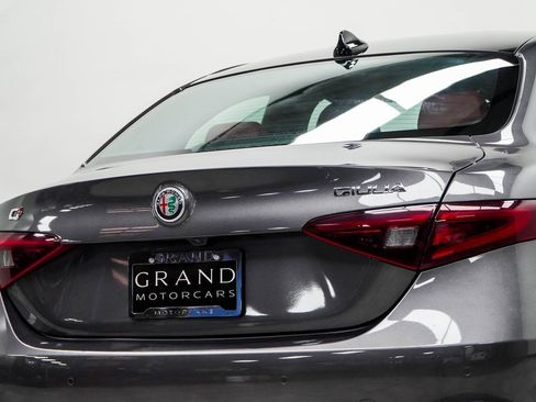 Used 2023 Alfa Romeo Giulia Veloce image 13