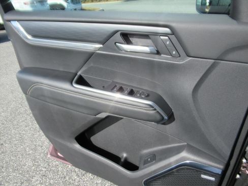 Used 2025 GMC Acadia Elevation image 26