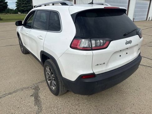 Used 2019 Jeep Cherokee Latitude Plus w/ Cold Weather Group AWD/4WD image 8